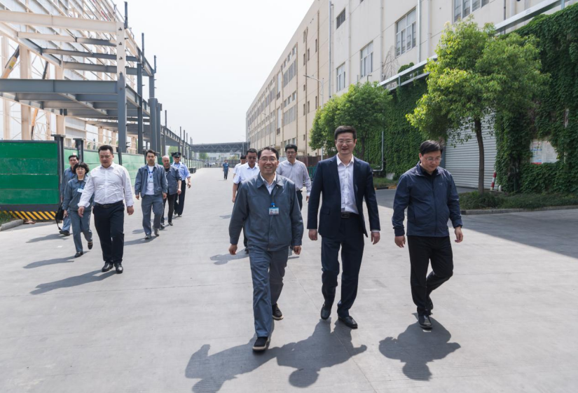 泰州區(qū)委劉劍波書(shū)記一行檢查海陽(yáng)科技安全、 環(huán)保工作，慰問(wèn)看望勞模